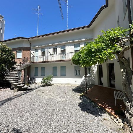 Casa Francesca - Agenzia Cocal Apartment Каорле Екстериор снимка
