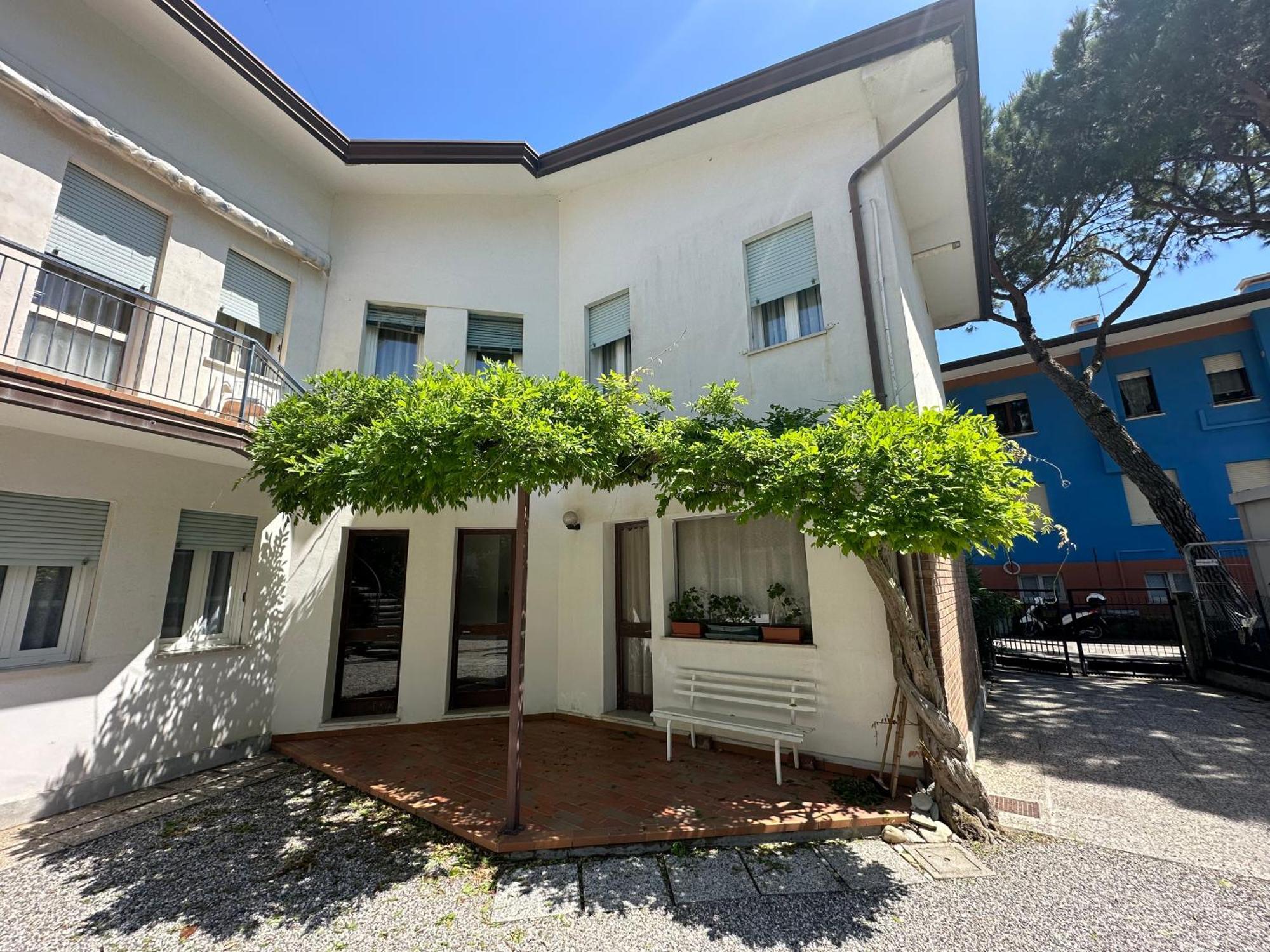 Casa Francesca - Agenzia Cocal Apartment Каорле Екстериор снимка